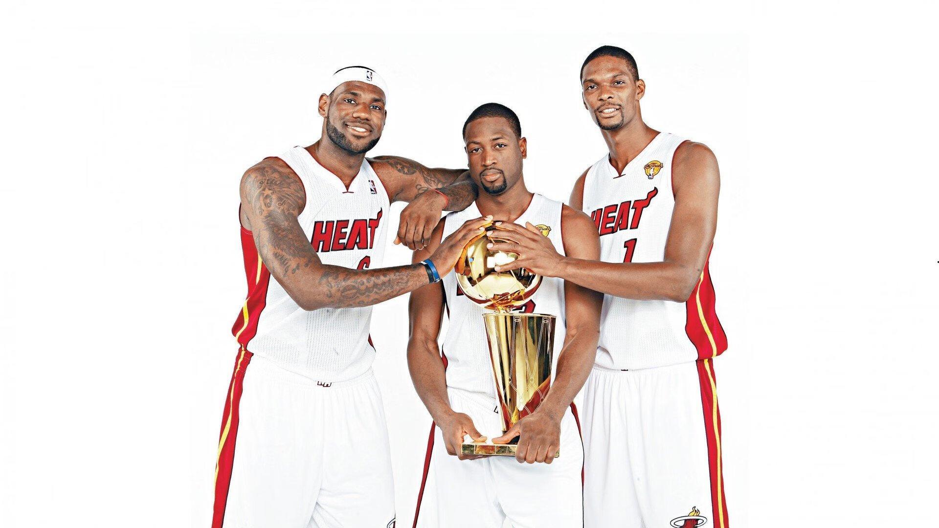 开云中国官网|追梦格林揭秘巴特勒赛季报销后更衣室壮语，领袖精神照亮前行之路